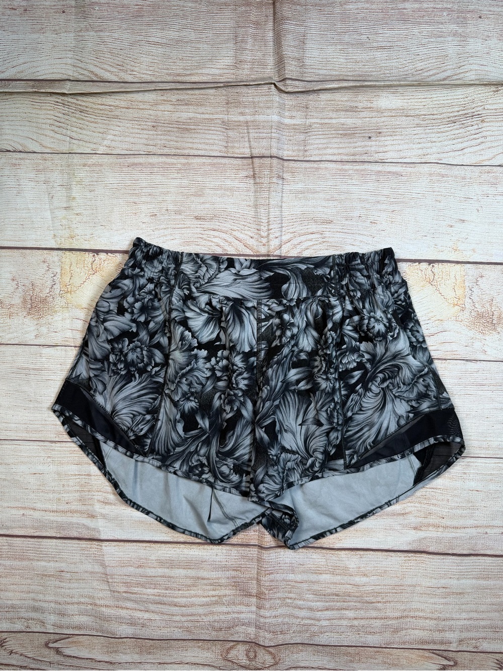 lululemon Hotty Hot Black‎ and Gray Floral Athletic Shorts